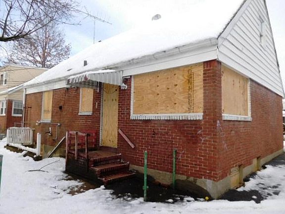 4th image of 28 Jean Ave