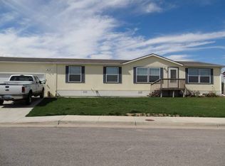 1101 Larkspur Ln, Gillette, WY 82716