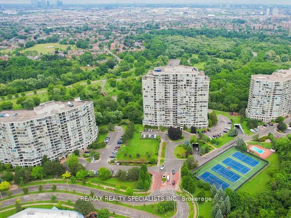 5 Rowntree Rd N #805, Toronto, ON M9V 5G9