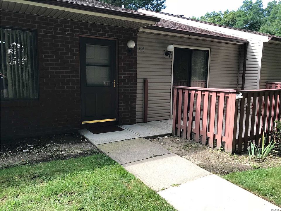 1st image of 780 Hilltop Ct