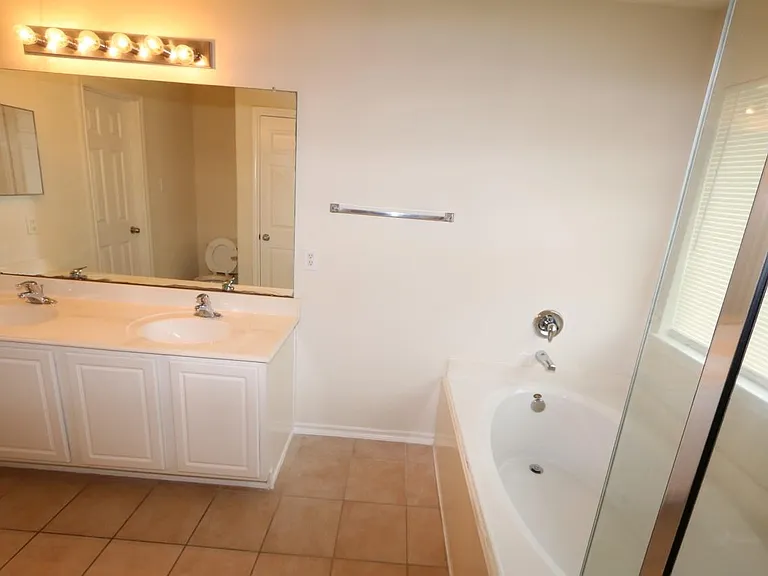 14418 Fairbuff Ln — Photo 7
