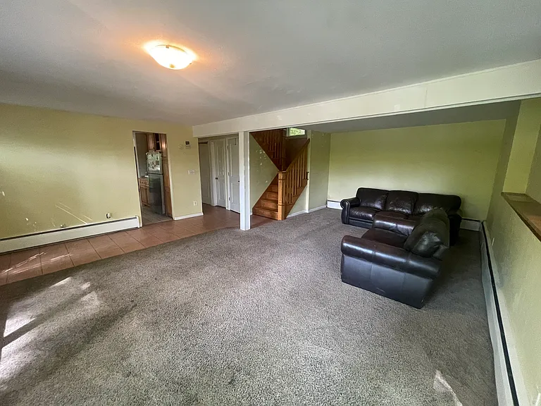 43 Valerie Ct — Photo 3