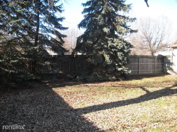 802 E Napoleon Rd, Bowling Green, OH 43402