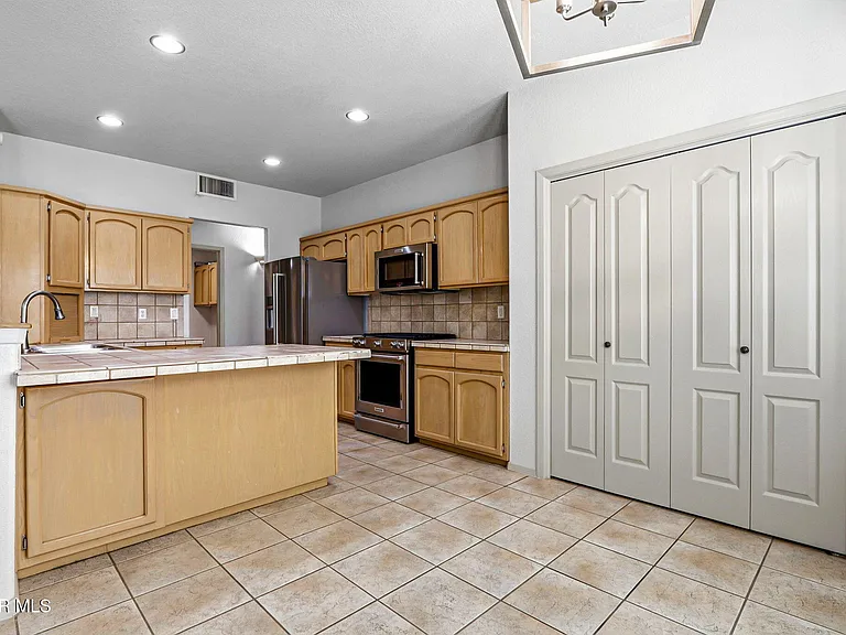 6141 Loma De Cristo Dr — Photo 14