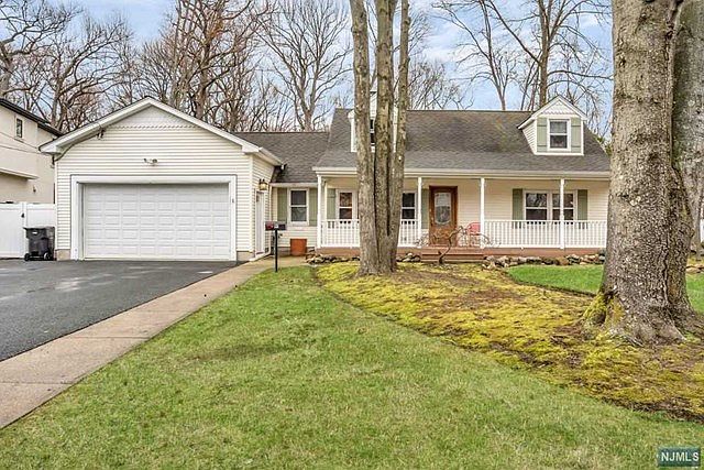 1st image of 91 Knollwood Dr