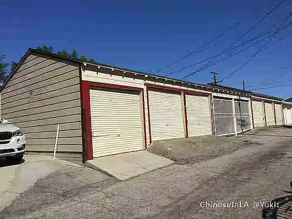 1004 S Campbell Ave — Photo 3