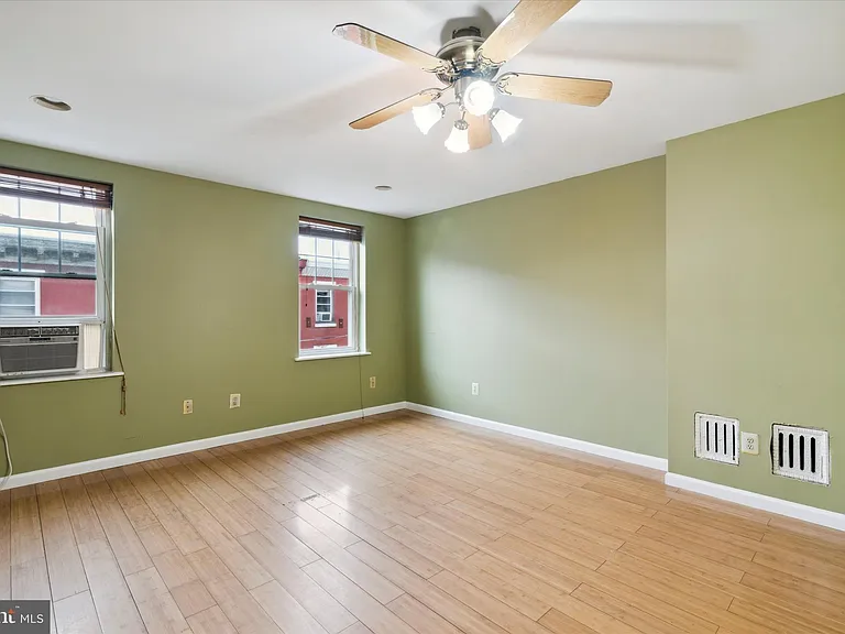1723 N Willington St — Photo 11