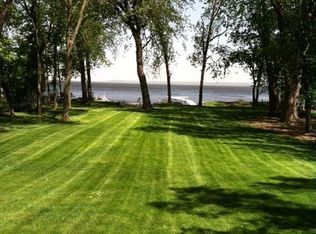 540 Sunrise Bay Rd, Neenah, WI 54956