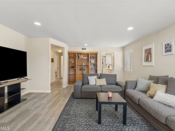 5th image of 1034 W 24th St
