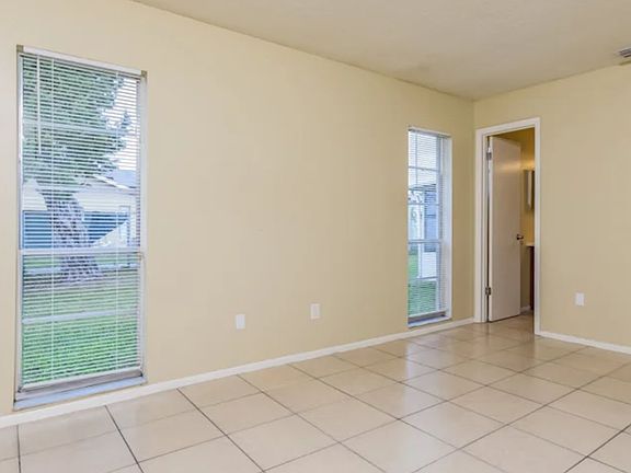 3rd image of 231 La Paz Dr #15