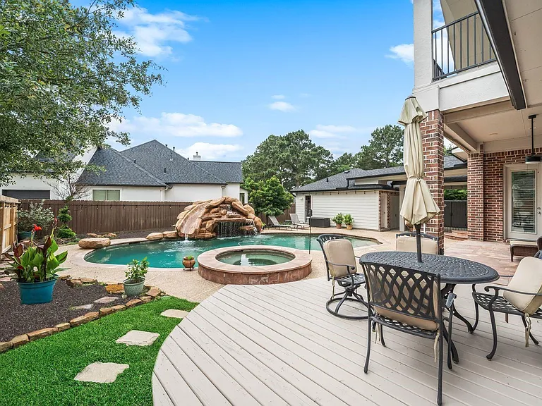 390 Wedgewood Dr — Photo 14