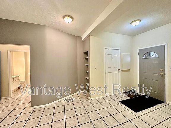3rd image of 848 Bernard Ave