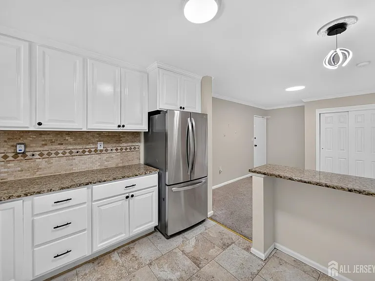 42A Woodedge Ave #8 — Photo 6