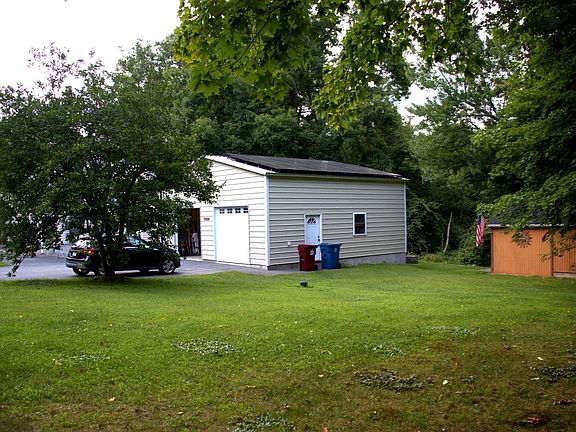 5th image of 19 Long Pond Rd