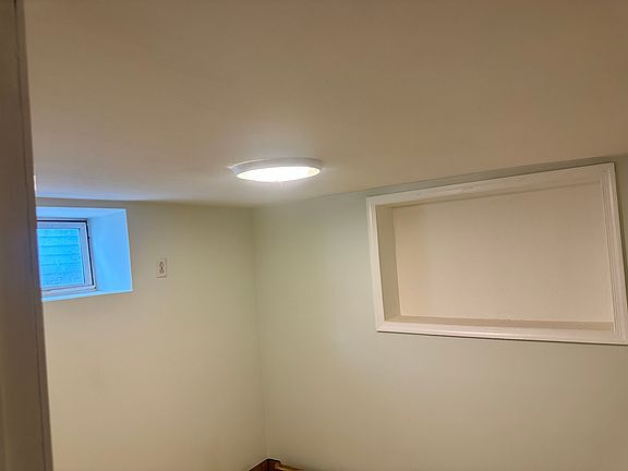 3rd image of 165 Trenton St #1