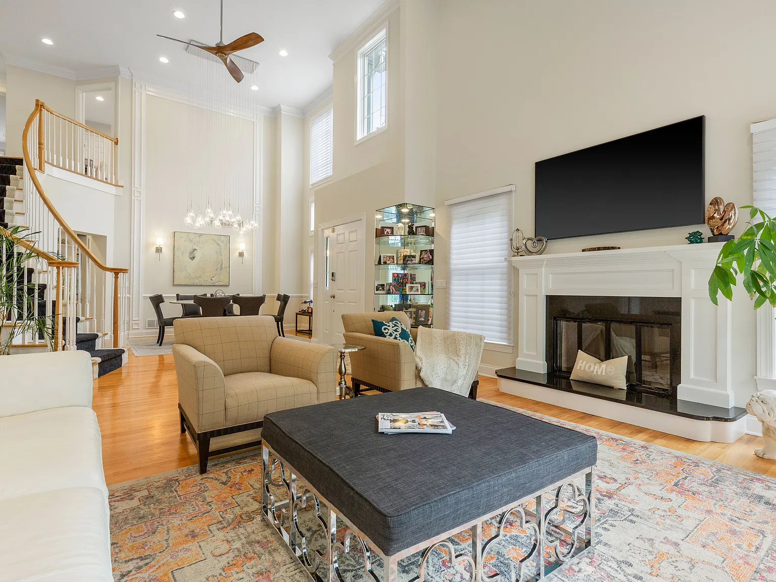 3 bed, 3029 sqft, $10,000 — Photo 2