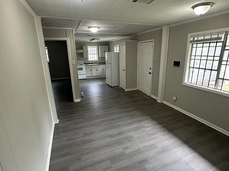 206 N Washington St — Photo 3
