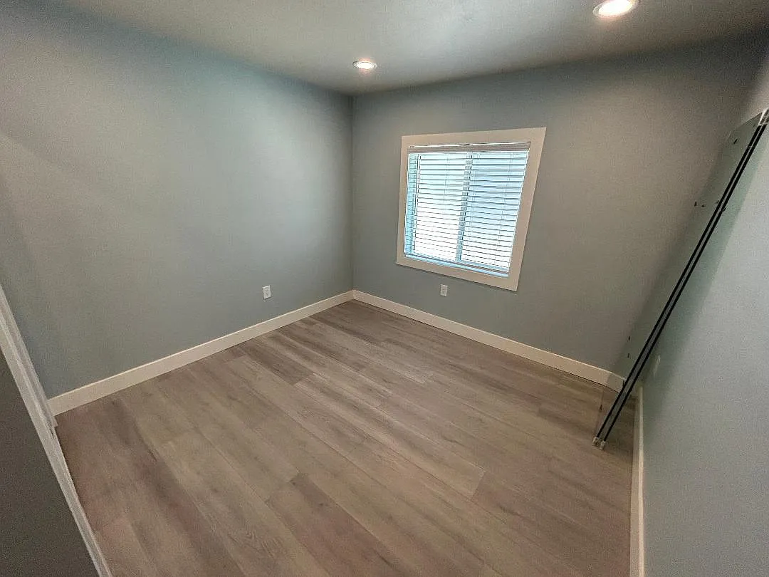 2059 Kasten St — Photo 3