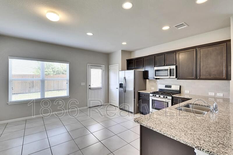 1st image of 1411 La Conterra Blvd #1
