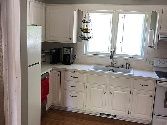 5th image of 106 Pleasant Dr
