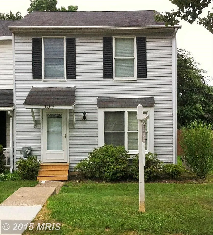 100 Mahogany Dr photo 1