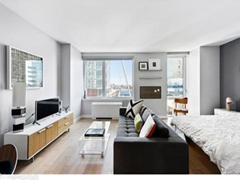 1st image of 22 N 6th St APT 12E
