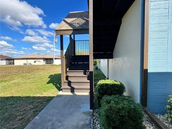 3911 Country Club Blvd APT 201, Cape Coral, FL 33904