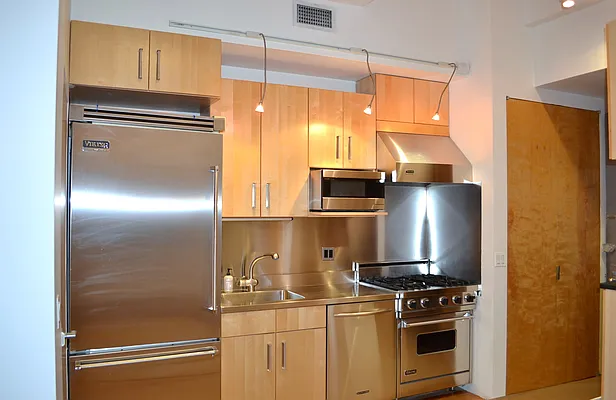 Rented by Tabak Real Estate | media 10