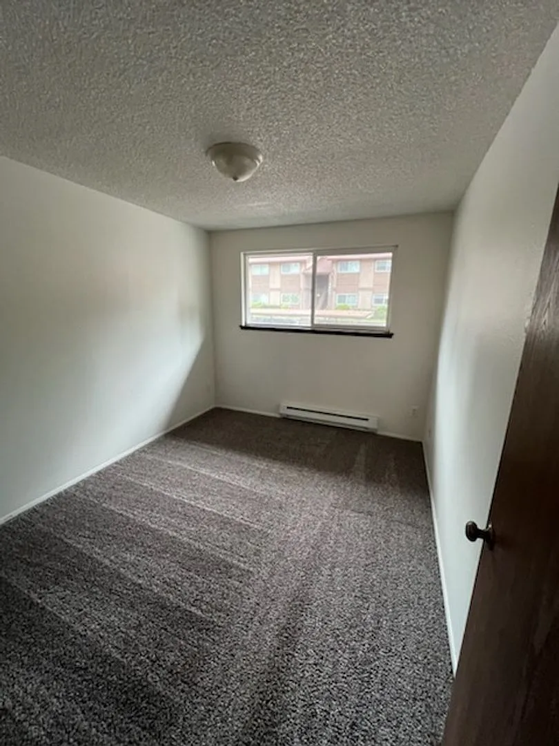 4905 S Orchard St W — Photo 4