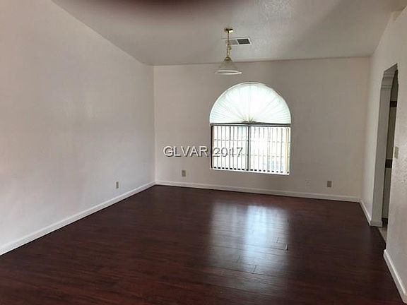 3rd image of 1423 Santa Margarita St