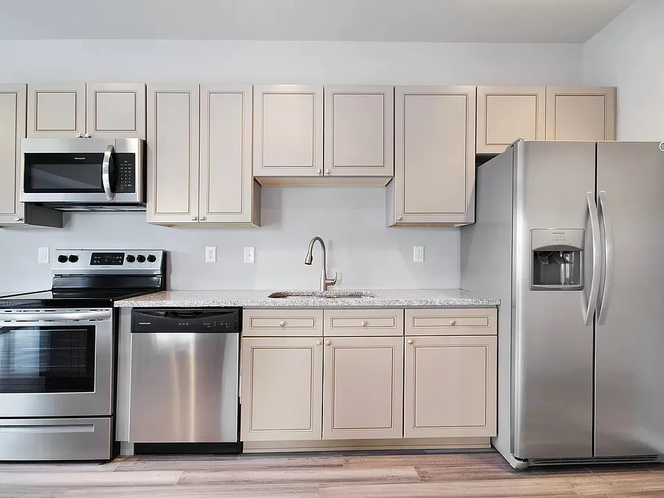 2621 Sable Blvd
