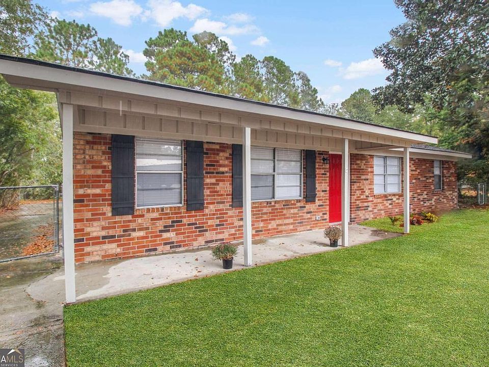 1st image of 204 Deerwood Dr