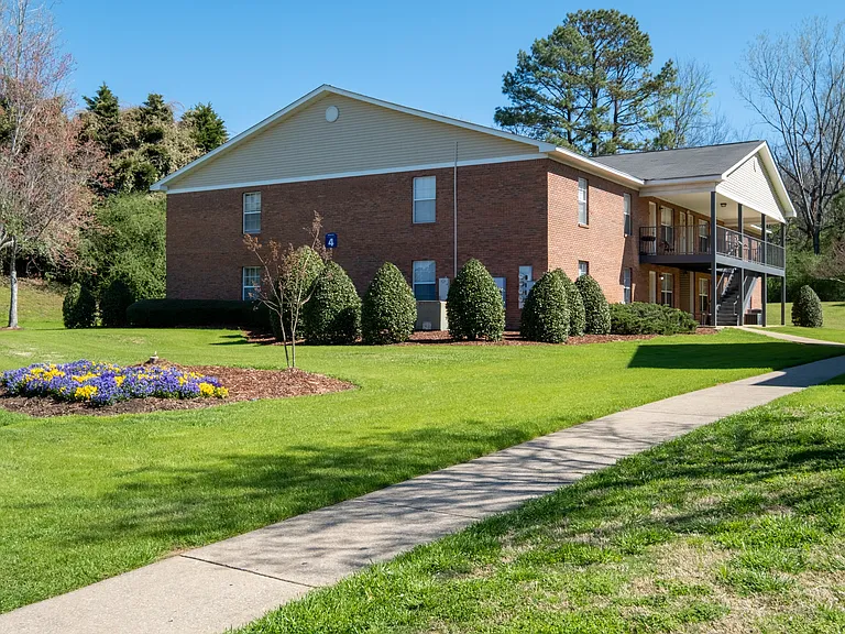 Regal Pointe Apartment Homes — Photo 21