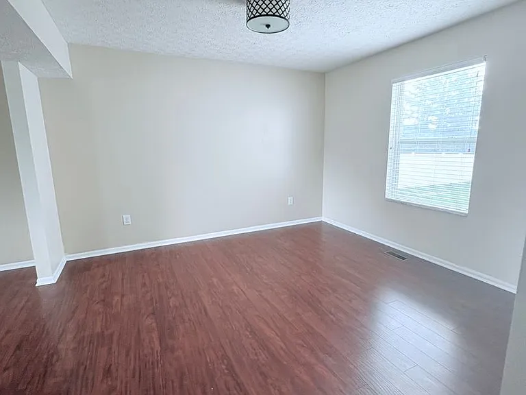 7735 Royal Park Dr — Photo 8