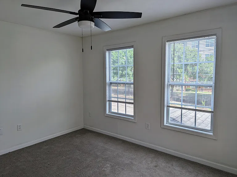 474 Rockwell St SW — Photo 9