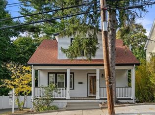 30 Beacon St, Hyde Park, MA 02136