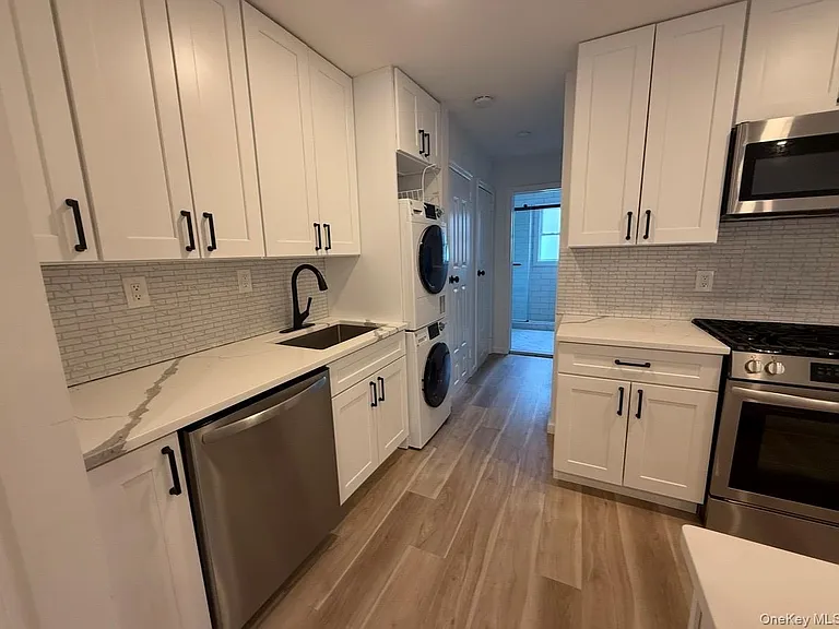 624 E Broadway #2 — Photo 6