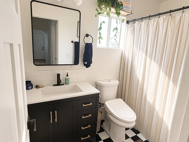 2320 Meade Ave — Photo 8