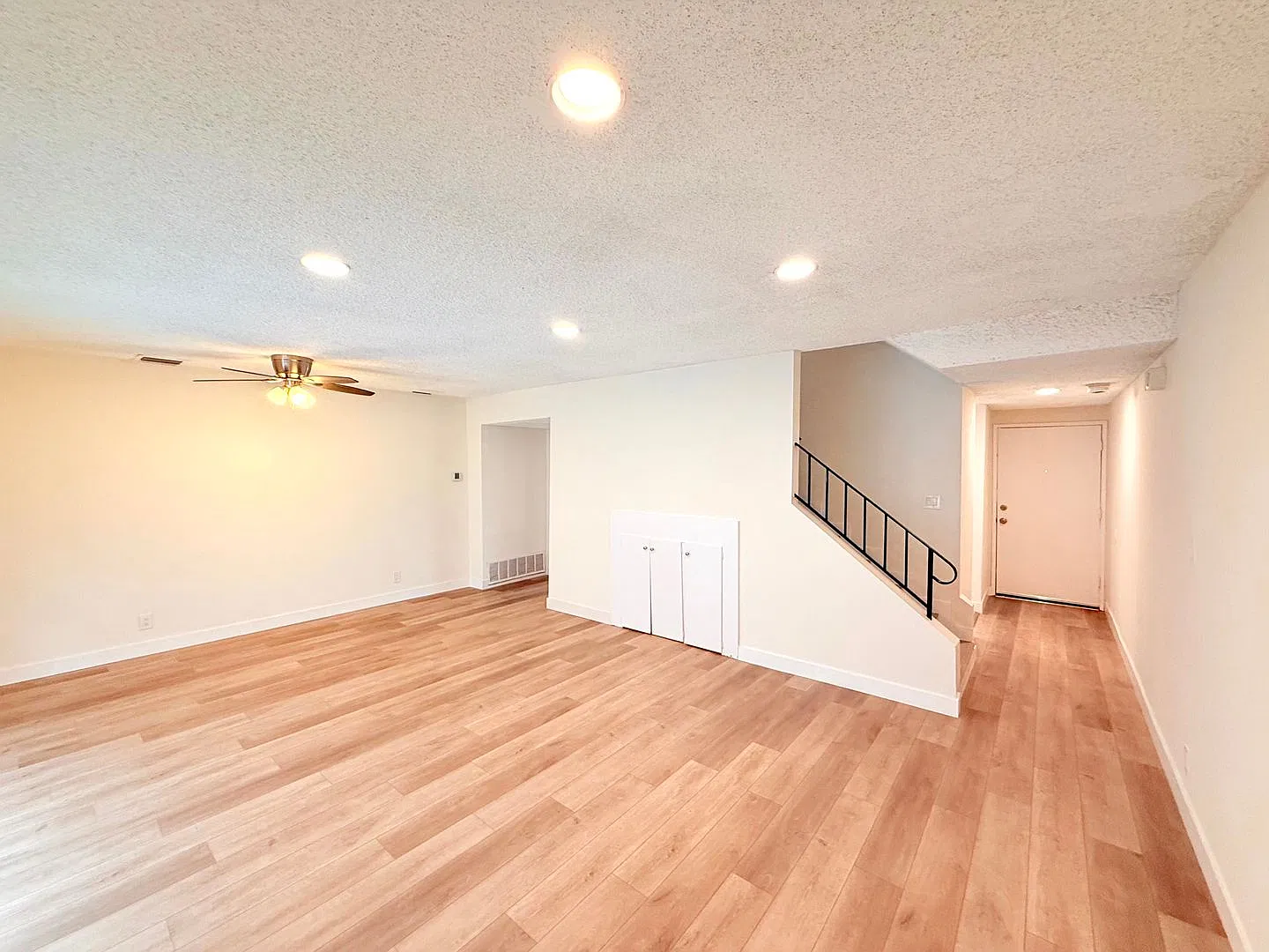 711-715 E. Cypress Avenue — Photo 3