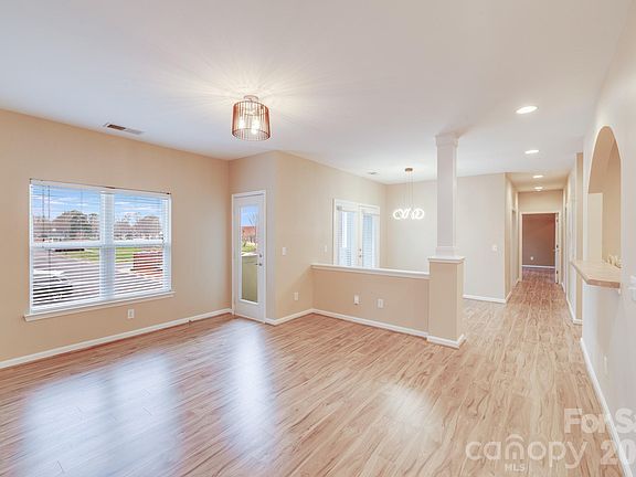 3rd image of 3805 Balsam St Unit 223