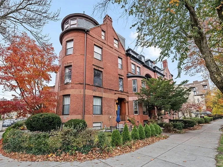 1880 Beacon St #6 — Photo 1