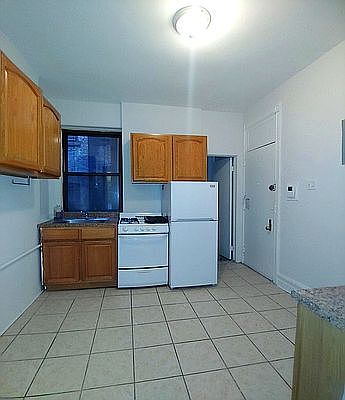 4th image of 1758 1st Ave APT 7
