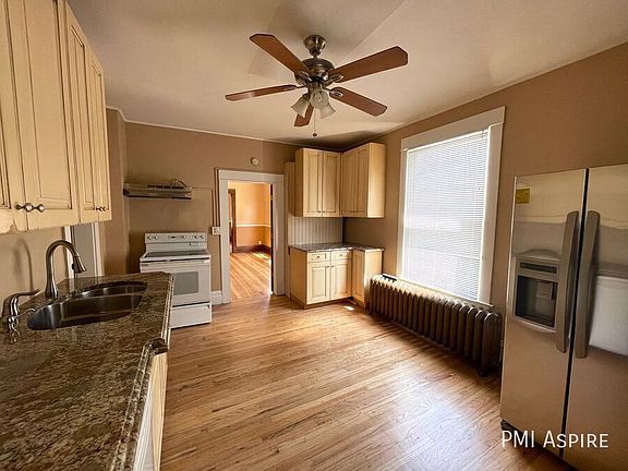 5th image of 715 Emery St APT A