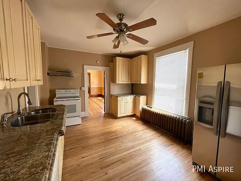 715 Emery St #A — Photo 5