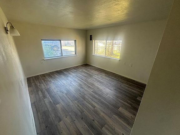 3rd image of 2902 San Antonio St