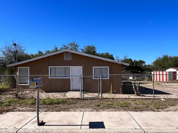 208 E De La Rosa St, Del Rio, TX 78840