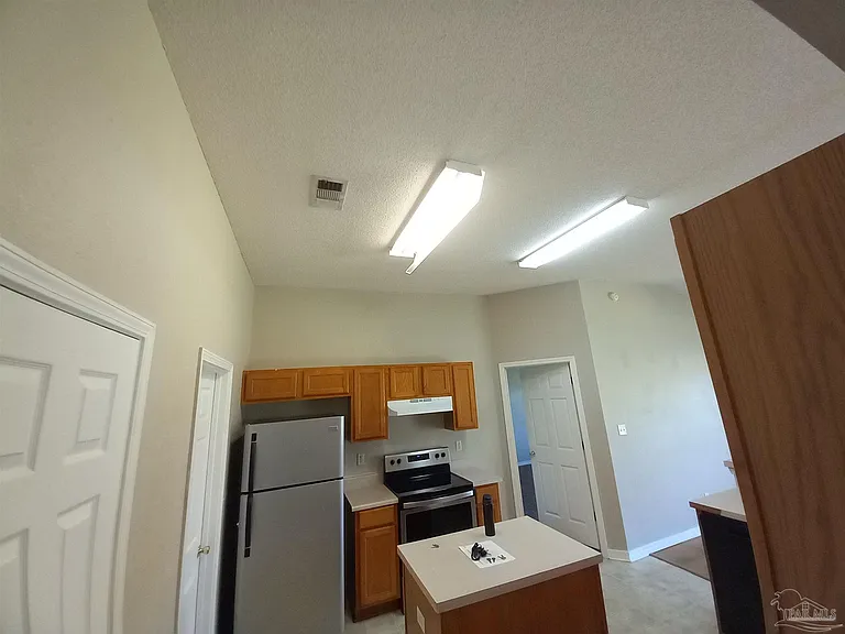 537 Batten Blvd — Photo 4