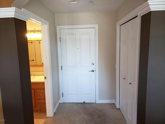 5th image of 401 W Ludington Ave Unit 207