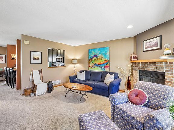 3rd image of 1070 50th St Unit 2C