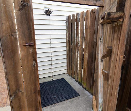 5th image of 213 S San Souci St